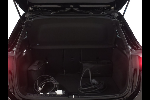 Mercedes-Benz GLA 250 e Plug-In Hybride Trekhaak | Night Pakket |Stoelverwarming voor | Distronic | Achteruitrijcamera | Keyless go | Dodehoek Assist.. Inclusief 24 maanden MB Certified garantie voor Europa.