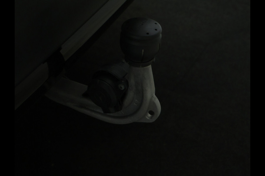 Mercedes-Benz GLA 250 e Plug-In Hybride Trekhaak | Night Pakket |Stoelverwarming voor | Distronic | Achteruitrijcamera | Keyless go | Dodehoek Assist.. Inclusief 24 maanden MB Certified garantie voor Europa.