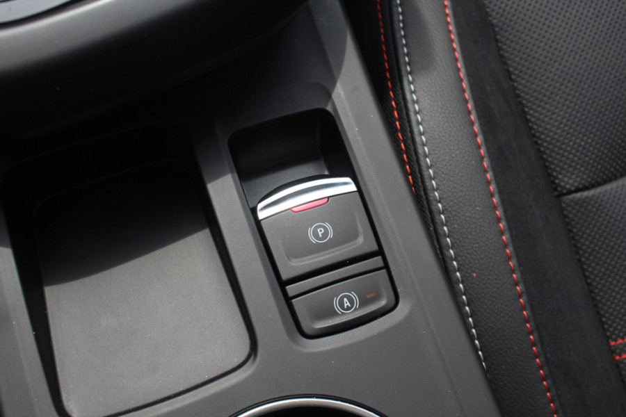 Renault Arkana 1.3 TCe 140 R.S. Line / Camera / Leder / 18'' / Bose / Keyless / Sfeerverlichting / Navigatie / Dodehoek / DAB / ACC / Stoelverwarming Renault Arkana 1.3 TCe 140 R.S. Line / Camera / Leder / 18'' / Bose / Keyless / Sfeerverlichting / Navigatie / Dodehoek / DAB / ACC / Stoelverwarming