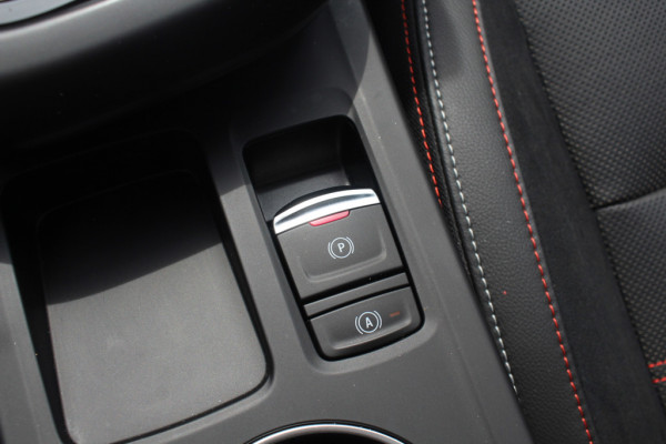 Renault Arkana 1.3 TCe 140 R.S. Line / Camera / Leder / 18'' / Bose / Keyless / Sfeerverlichting / Navigatie / Dodehoek / DAB / ACC / Stoelverwarming Renault Arkana 1.3 TCe 140 R.S. Line / Camera / Leder / 18'' / Bose / Keyless / Sfeerverlichting / Navigatie / Dodehoek / DAB / ACC / Stoelverwarming