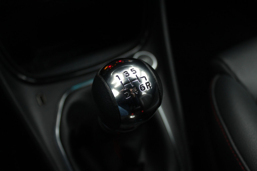 Ford Puma 1.0 EcoBoost Hybrid ST-Line X Vignale / Panoramadak / Camera / B&O / Navigatie / Dodehoek / Stuurverwarming / Cruise Control Ford Puma 1.0 EcoBoost Hybrid ST-Line X Vignale / Panoramadak / Camera / B&O / Navigatie / Dodehoek / Stuurverwarming / Cruise Control