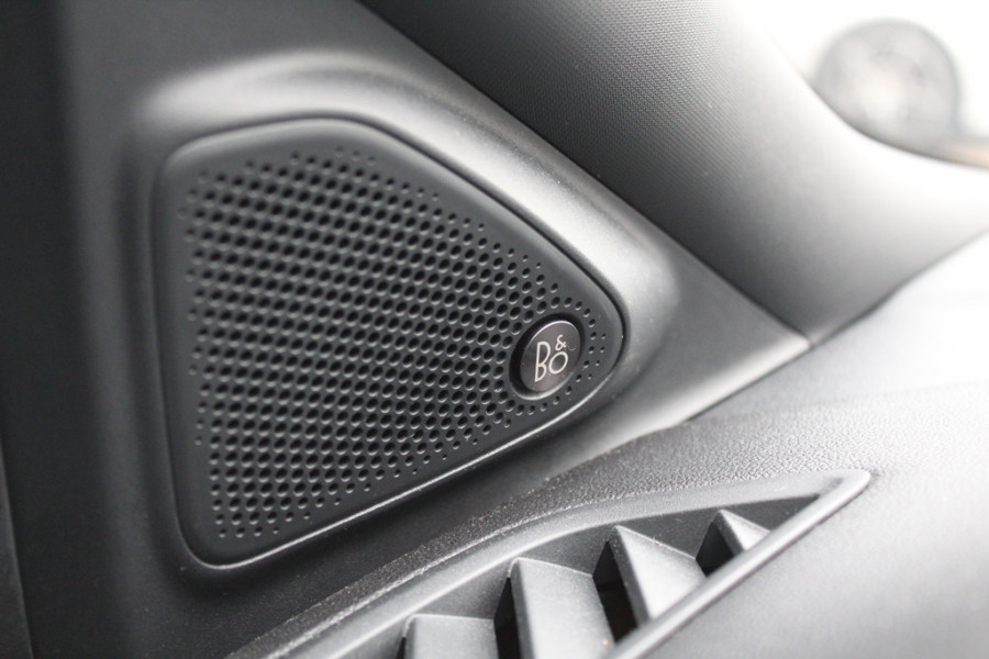 Ford Puma 1.0 EcoBoost Hybrid ST-Line X Vignale / Panoramadak / Camera / B&O / Navigatie / Dodehoek / Stuurverwarming / Cruise Control Ford Puma 1.0 EcoBoost Hybrid ST-Line X Vignale / Panoramadak / Camera / B&O / Navigatie / Dodehoek / Stuurverwarming / Cruise Control