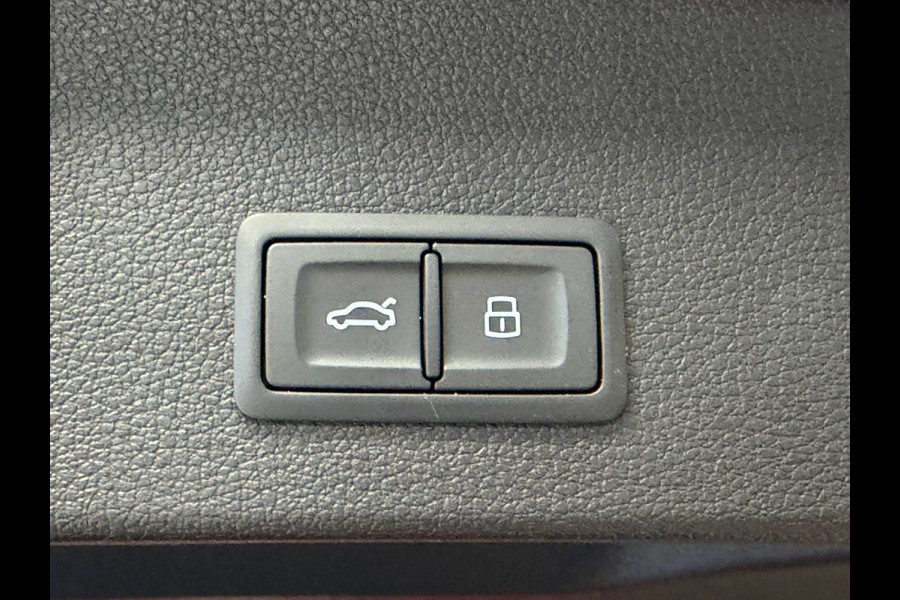 Audi Q2 35 TFSI S Edition S-tronic ADAPTIEVE CRUISE CONTROL PDC STOELVERWARMING AIRCO BLUETOOTH Audi Q2 35 TFSI S Edition S-tronic ADAPTIEVE CRUISE CONTROL PDC STOELVERWARMING AIRCO BLUETOOTH