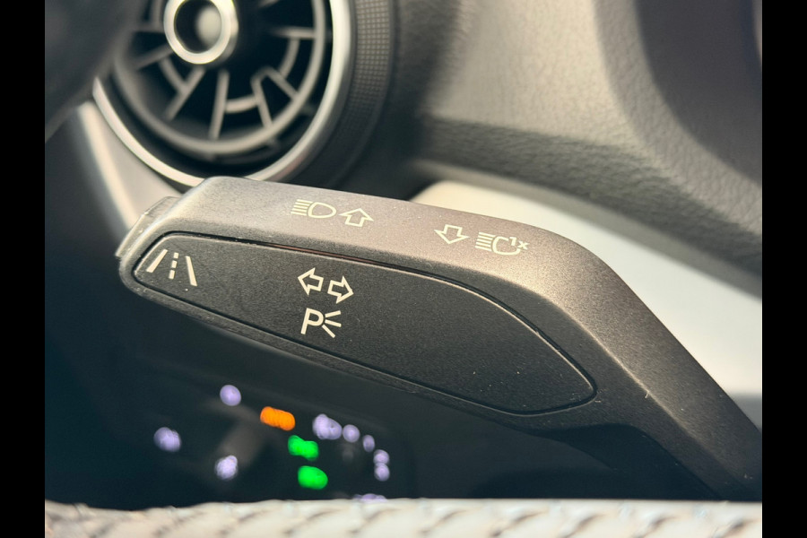 Audi Q2 35 TFSI S Edition S-tronic ADAPTIEVE CRUISE CONTROL PDC STOELVERWARMING AIRCO BLUETOOTH Audi Q2 35 TFSI S Edition S-tronic ADAPTIEVE CRUISE CONTROL PDC STOELVERWARMING AIRCO BLUETOOTH