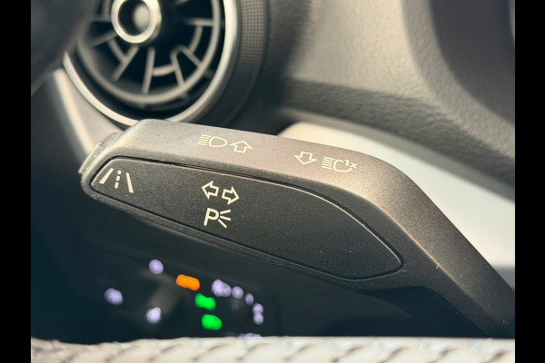 Audi Q2 35 TFSI S Edition S-tronic ADAPTIEVE CRUISE CONTROL PDC STOELVERWARMING AIRCO BLUETOOTH Audi Q2 35 TFSI S Edition S-tronic ADAPTIEVE CRUISE CONTROL PDC STOELVERWARMING AIRCO BLUETOOTH