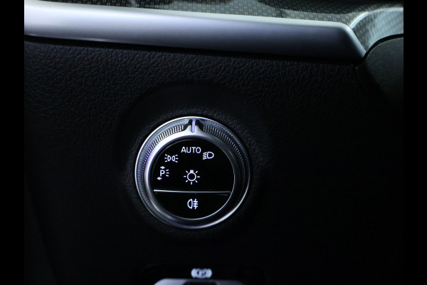 Mercedes-Benz C-Klasse Estate 300 e AMG Plug-In Hybride AMG Line | Trekhaak | Panorama Schuif-Kanrteldak | Distronic | Stuur en Stoelverwarming. Inclusief 24 maanden Mercedes-Benz Certified garantie voor Europa.