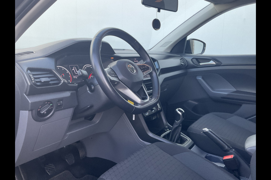 Volkswagen T-Cross 1.0 TSI Life Trekhaak Carplay Adap.Cruise Hoogzitter NL-Auto 68050KM! Volkswagen T-Cross 1.0 TSI Life Trekhaak Carplay Adap.Cruise Hoogzitter NL-Auto 68050KM!