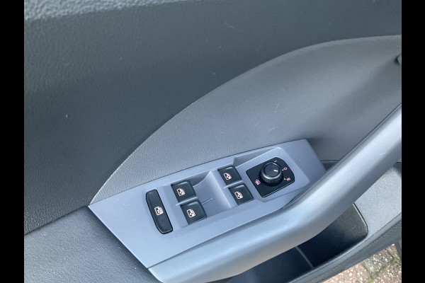 Volkswagen T-Cross 1.0 TSI Life Trekhaak Carplay Adap.Cruise Hoogzitter NL-Auto 68050KM! Volkswagen T-Cross 1.0 TSI Life Trekhaak Carplay Adap.Cruise Hoogzitter NL-Auto 68050KM!