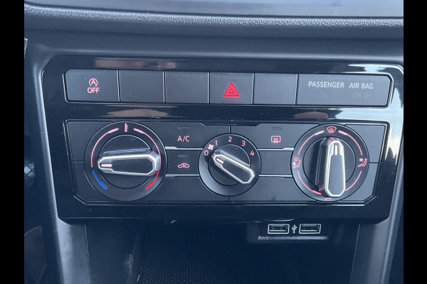 Volkswagen T-Cross 1.0 TSI Life Trekhaak Carplay Adap.Cruise Hoogzitter NL-Auto 68050KM! Volkswagen T-Cross 1.0 TSI Life Trekhaak Carplay Adap.Cruise Hoogzitter NL-Auto 68050KM!