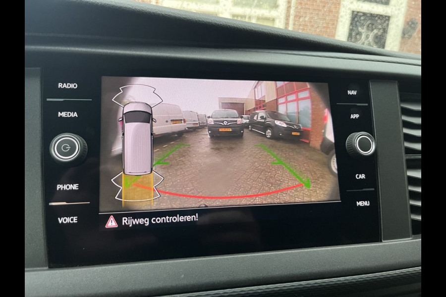 Volkswagen Transporter T6.1 2.0 TDI 150pk E6 L2 Lease €421 p/m, Airco, Navi, PDC, Sortimo inrichting, Trekhaak, Volledig onderhoudshistorie aanwezig Volkswagen Transporter T6.1 2.0 TDI 150pk E6 L2 Lease €421 p/m, Airco, Navi, PDC, Sortimo inrichting, Trekhaak, Volledig onderhoudshistorie aanwezig