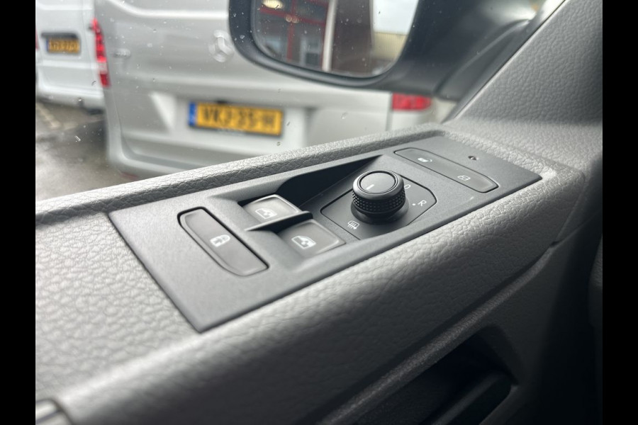 Volkswagen Transporter T6.1 2.0 TDI 150pk E6 L2 Lease €421 p/m, Airco, Navi, PDC, Sortimo inrichting, Trekhaak, Volledig onderhoudshistorie aanwezig Volkswagen Transporter T6.1 2.0 TDI 150pk E6 L2 Lease €421 p/m, Airco, Navi, PDC, Sortimo inrichting, Trekhaak, Volledig onderhoudshistorie aanwezig