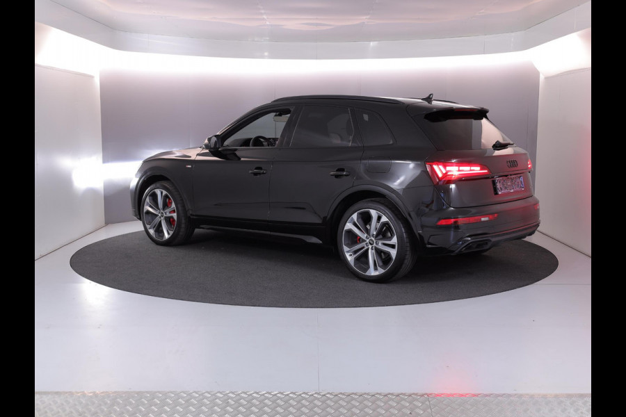 Audi Q5 55 TFSI e quattro S Competition 367 pk S-tronic | Verlengde garantie | Gratis Winterset | Panoramadak | Trekhaak (wegklapbaar) | Parkeersensoren | Achteruitrijcamera | Stoelverwarming v/a | S-Line | Audi Q5 55 TFSI e quattro S Competition 367 pk S-tronic | Verlengde garantie | Gratis Winterset | Panoramadak | Trekhaak (wegklapbaar) | Parkeersensoren | Achteruitrijcamera | Stoelverwarming v/a | S-Line |