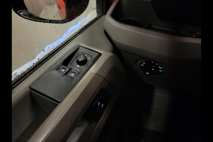 Volkswagen Crafter 2.0TDI 177pk L3/H2 Dubbele Cabine Euro 6! Volkswagen Crafter 2.0TDI 177pk L3/H2 Dubbele Cabine Euro 6!