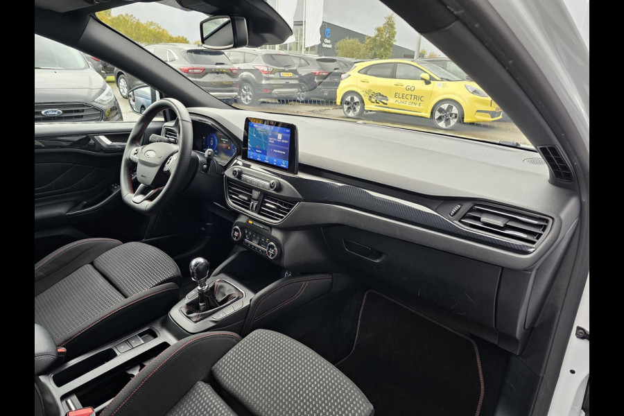 Ford FOCUS Wagon 1.0 EcoBoost ST Line X Business AGR-stoelen | Winter Pack | Full LED | 18 inch lichtmetalen velgen Ford FOCUS Wagon 1.0 EcoBoost ST Line X Business AGR-stoelen | Winter Pack | Full LED | 18 inch lichtmetalen velgen