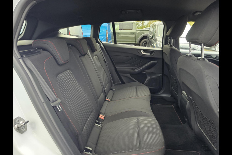 Ford FOCUS Wagon 1.0 EcoBoost ST Line X Business AGR-stoelen | Winter Pack | Full LED | 18 inch lichtmetalen velgen Ford FOCUS Wagon 1.0 EcoBoost ST Line X Business AGR-stoelen | Winter Pack | Full LED | 18 inch lichtmetalen velgen