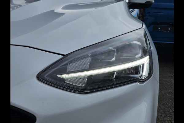 Ford FOCUS Wagon 1.0 EcoBoost ST Line X Business AGR-stoelen | Winter Pack | Full LED | 18 inch lichtmetalen velgen Ford FOCUS Wagon 1.0 EcoBoost ST Line X Business AGR-stoelen | Winter Pack | Full LED | 18 inch lichtmetalen velgen