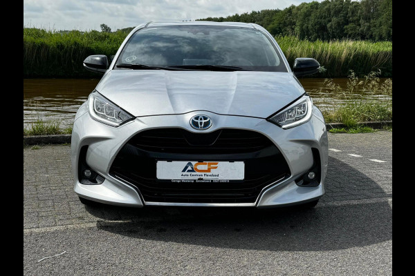 Toyota Yaris 1.5 Hybrid Executive stuur en stoelverwarm. half leer HUD vol