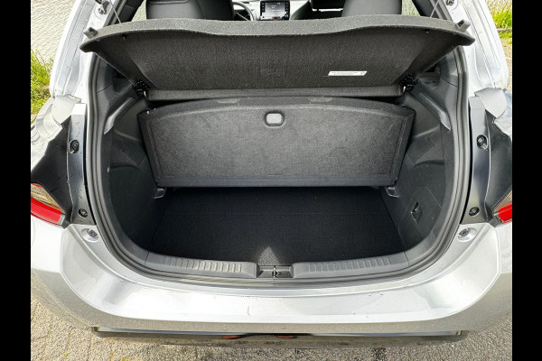 Toyota Yaris 1.5 Hybrid Executive stuur en stoelverwarm. half leer HUD vol