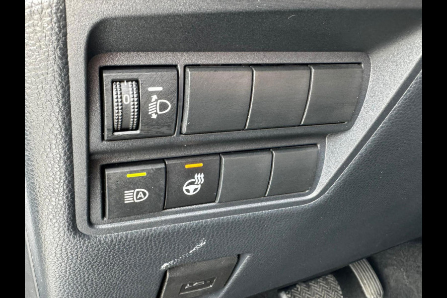 Toyota Yaris 1.5 Hybrid Executive stuur en stoelverwarm. half leer HUD vol