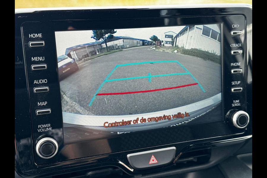 Toyota Yaris 1.5 Hybrid Executive stuur en stoelverwarm. half leer HUD vol