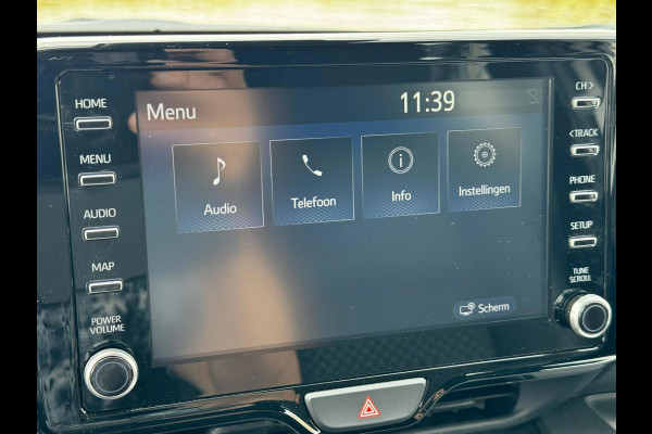 Toyota Yaris 1.5 Hybrid Executive stuur en stoelverwarm. half leer HUD vol