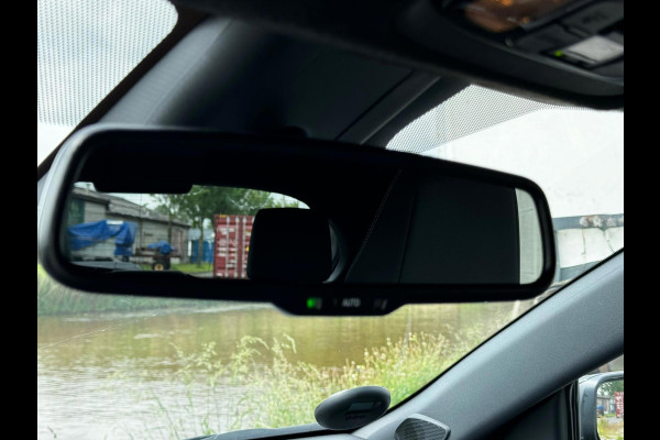 Toyota Yaris 1.5 Hybrid Executive stuur en stoelverwarm. half leer HUD vol