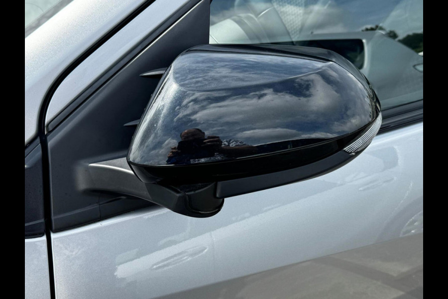 Toyota Yaris 1.5 Hybrid Executive stuur en stoelverwarm. half leer HUD vol