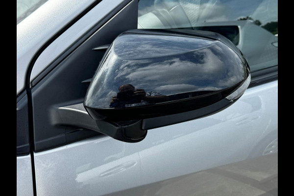 Toyota Yaris 1.5 Hybrid Executive stuur en stoelverwarm. half leer HUD vol