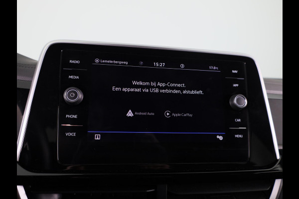 Volkswagen T-Roc 1.0 TSI R-Line Business 110 PK | Verlengde garantie | Navigatie | Keyless entry | Privacy glas | Volkswagen T-Roc 1.0 TSI R-Line Business 110 PK | Verlengde garantie | Navigatie | Keyless entry | Privacy glas |