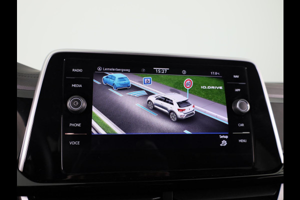 Volkswagen T-Roc 1.0 TSI R-Line Business 110 PK | Verlengde garantie | Navigatie | Keyless entry | Privacy glas | Volkswagen T-Roc 1.0 TSI R-Line Business 110 PK | Verlengde garantie | Navigatie | Keyless entry | Privacy glas |