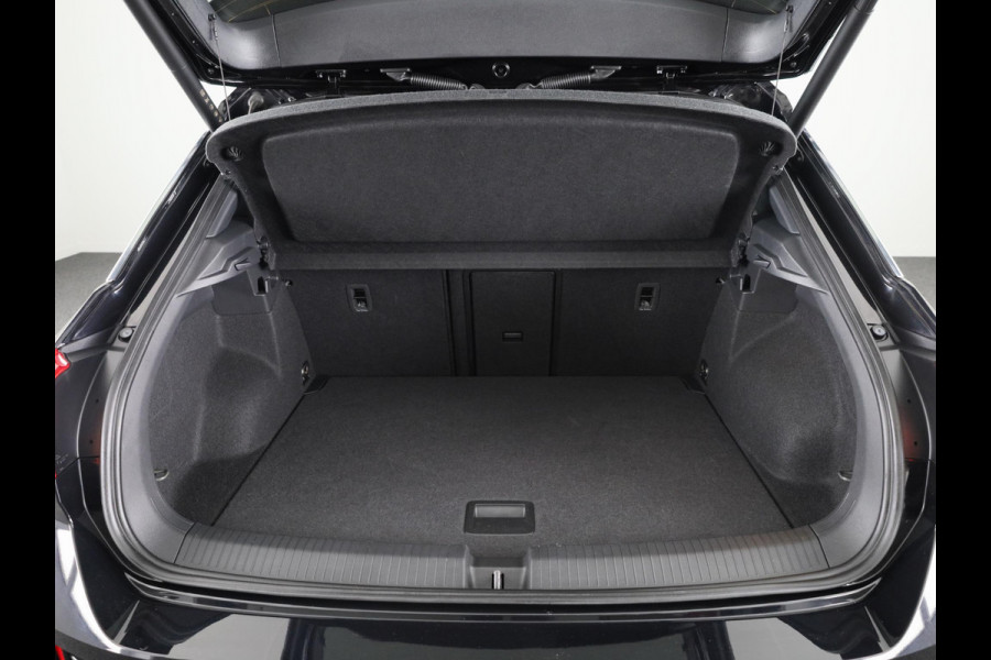 Volkswagen T-Roc 1.0 TSI R-Line Business 110 PK | Verlengde garantie | Navigatie | Keyless entry | Privacy glas | Volkswagen T-Roc 1.0 TSI R-Line Business 110 PK | Verlengde garantie | Navigatie | Keyless entry | Privacy glas |