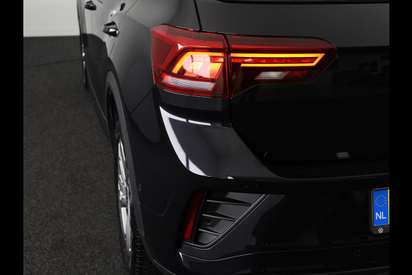 Volkswagen T-Roc 1.0 TSI R-Line Business 110 PK | Verlengde garantie | Navigatie | Keyless entry | Privacy glas | Volkswagen T-Roc 1.0 TSI R-Line Business 110 PK | Verlengde garantie | Navigatie | Keyless entry | Privacy glas |