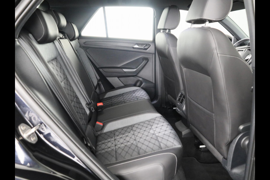 Volkswagen T-Roc 1.0 TSI R-Line Business 110 PK | Verlengde garantie | Navigatie | Keyless entry | Privacy glas | Volkswagen T-Roc 1.0 TSI R-Line Business 110 PK | Verlengde garantie | Navigatie | Keyless entry | Privacy glas |