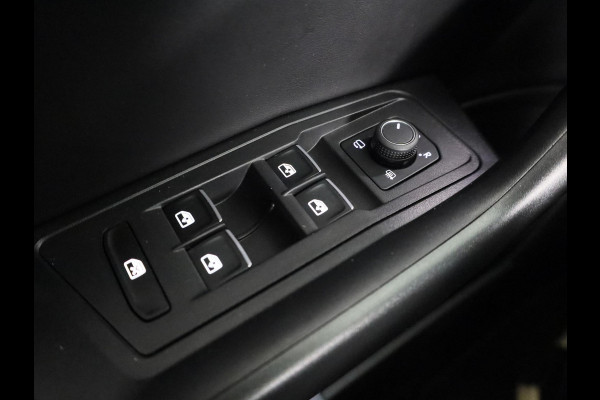 Volkswagen T-Roc 1.0 TSI R-Line Business 110 PK | Verlengde garantie | Navigatie | Keyless entry | Privacy glas | Volkswagen T-Roc 1.0 TSI R-Line Business 110 PK | Verlengde garantie | Navigatie | Keyless entry | Privacy glas |