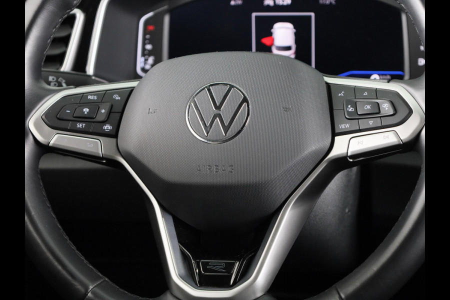 Volkswagen T-Roc 1.0 TSI R-Line Business 110 PK | Verlengde garantie | Navigatie | Keyless entry | Privacy glas | Volkswagen T-Roc 1.0 TSI R-Line Business 110 PK | Verlengde garantie | Navigatie | Keyless entry | Privacy glas |