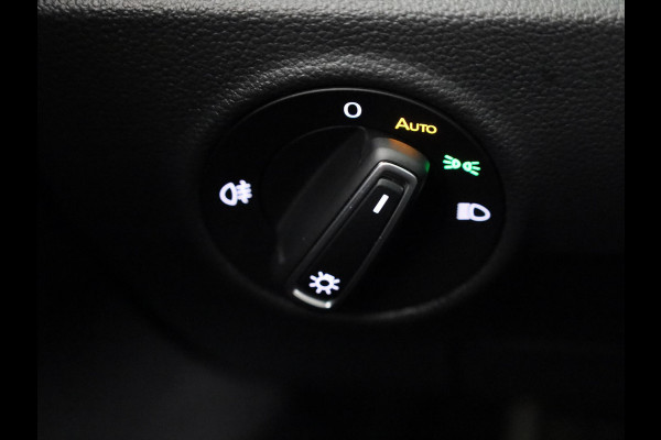 Volkswagen T-Roc 1.0 TSI R-Line Business 110 PK | Verlengde garantie | Navigatie | Keyless entry | Privacy glas | Volkswagen T-Roc 1.0 TSI R-Line Business 110 PK | Verlengde garantie | Navigatie | Keyless entry | Privacy glas |