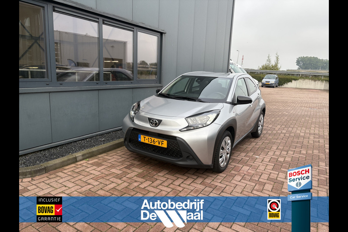 Toyota Aygo X 1.0 VVT-i MT Play 5-drs. CAMERA/CARPLAY/DAB/ADAPT.CRUISE Toyota Aygo X 1.0 VVT-i MT Play 5-drs. CAMERA/CARPLAY/DAB/ADAPT.CRUISE