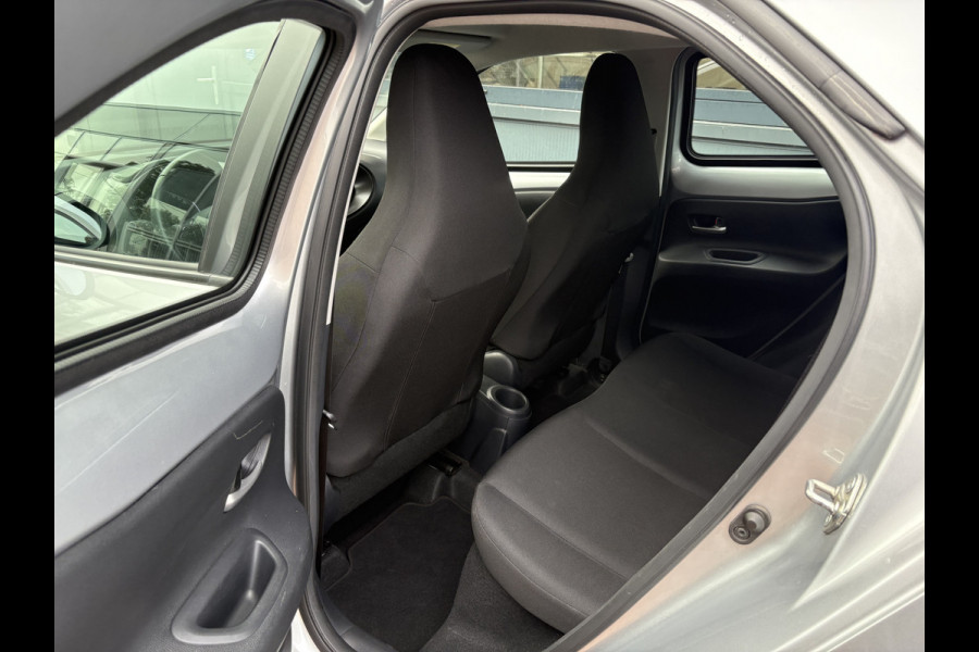 Toyota Aygo X 1.0 VVT-i MT Play 5-drs. CAMERA/CARPLAY/DAB/ADAPT.CRUISE