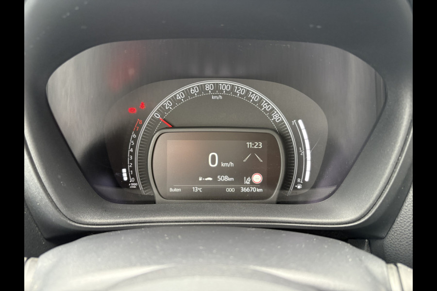 Toyota Aygo X 1.0 VVT-i MT Play 5-drs. CAMERA/CARPLAY/DAB/ADAPT.CRUISE