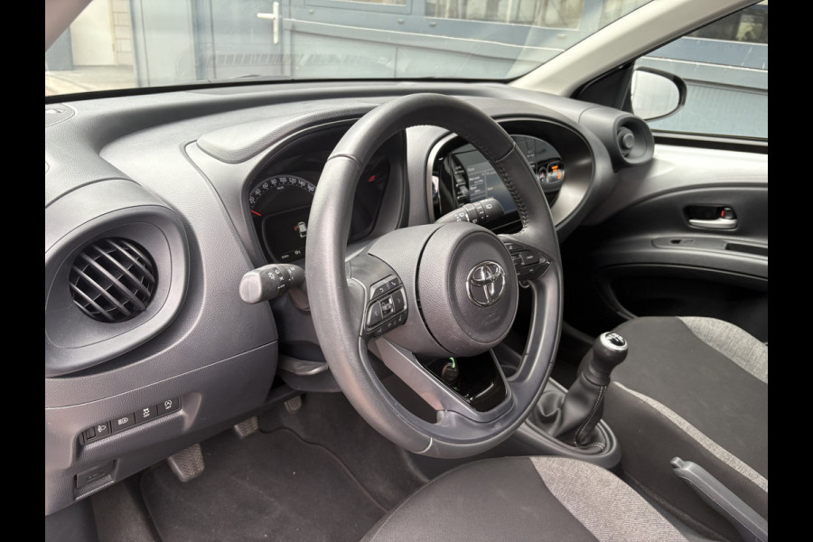 Toyota Aygo X 1.0 VVT-i MT Play 5-drs. CAMERA/CARPLAY/DAB/ADAPT.CRUISE