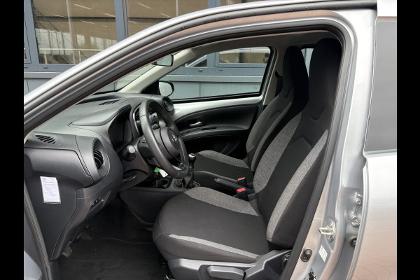 Toyota Aygo X 1.0 VVT-i MT Play 5-drs. CAMERA/CARPLAY/DAB/ADAPT.CRUISE