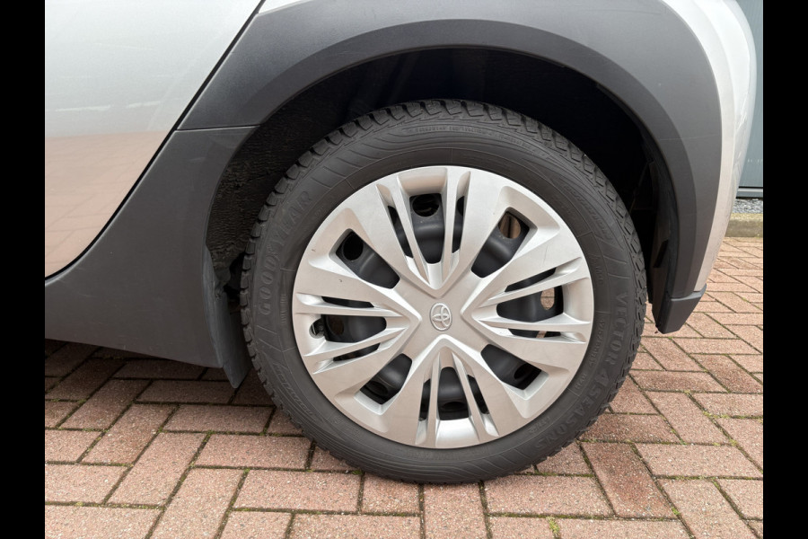 Toyota Aygo X 1.0 VVT-i MT Play 5-drs. CAMERA/CARPLAY/DAB/ADAPT.CRUISE