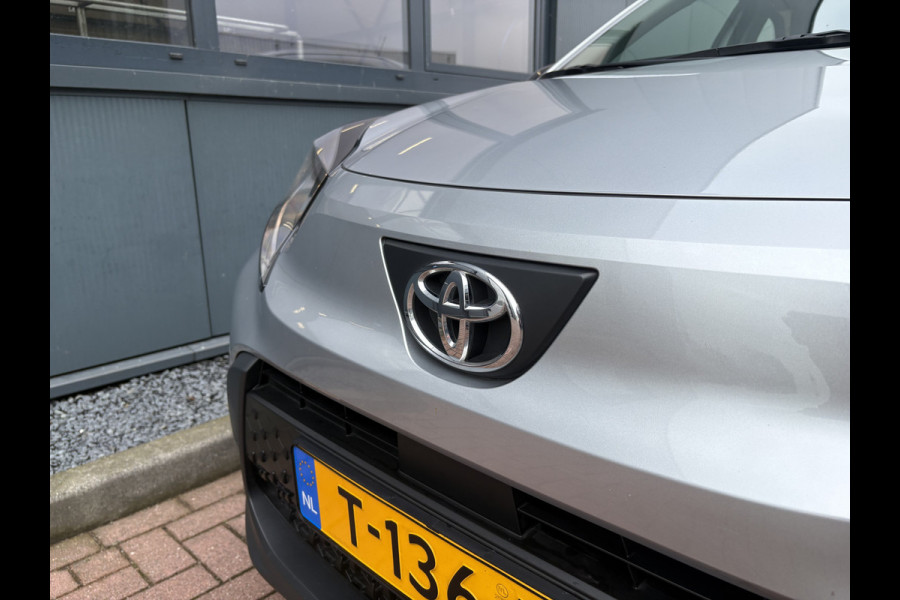 Toyota Aygo X 1.0 VVT-i MT Play 5-drs. CAMERA/CARPLAY/DAB/ADAPT.CRUISE