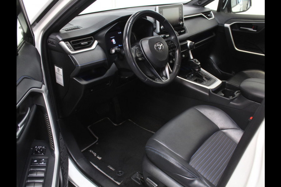 Toyota RAV4 2.5 Hybrid Bi-Tone CAMERA | ADAPCRUISE | LED | NAVI | STOELVERW | CLIMATE Toyota RAV4 2.5 Hybrid Bi-Tone CAMERA | ADAPCRUISE | LED | NAVI | STOELVERW | CLIMATE