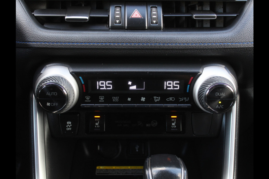 Toyota RAV4 2.5 Hybrid Bi-Tone CAMERA | ADAPCRUISE | LED | NAVI | STOELVERW | CLIMATE Toyota RAV4 2.5 Hybrid Bi-Tone CAMERA | ADAPCRUISE | LED | NAVI | STOELVERW | CLIMATE