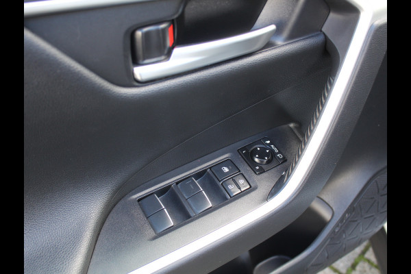 Toyota RAV4 2.5 Hybrid Bi-Tone CAMERA | ADAPCRUISE | LED | NAVI | STOELVERW | CLIMATE Toyota RAV4 2.5 Hybrid Bi-Tone CAMERA | ADAPCRUISE | LED | NAVI | STOELVERW | CLIMATE