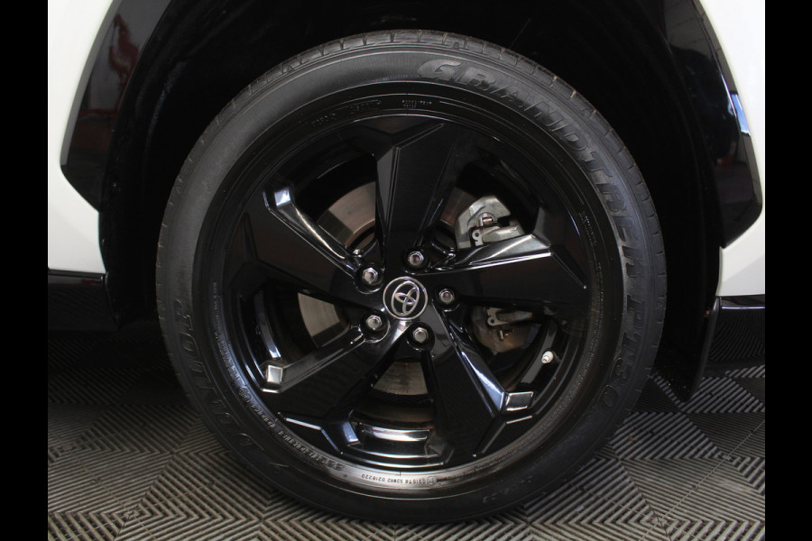 Toyota RAV4 2.5 Hybrid Bi-Tone CAMERA | ADAPCRUISE | LED | NAVI | STOELVERW | CLIMATE Toyota RAV4 2.5 Hybrid Bi-Tone CAMERA | ADAPCRUISE | LED | NAVI | STOELVERW | CLIMATE