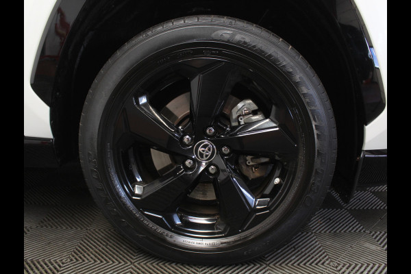 Toyota RAV4 2.5 Hybrid Bi-Tone CAMERA | ADAPCRUISE | LED | NAVI | STOELVERW | CLIMATE Toyota RAV4 2.5 Hybrid Bi-Tone CAMERA | ADAPCRUISE | LED | NAVI | STOELVERW | CLIMATE