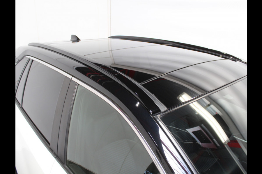 Toyota RAV4 2.5 Hybrid Bi-Tone CAMERA | ADAPCRUISE | LED | NAVI | STOELVERW | CLIMATE Toyota RAV4 2.5 Hybrid Bi-Tone CAMERA | ADAPCRUISE | LED | NAVI | STOELVERW | CLIMATE