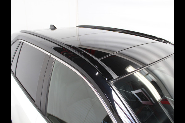 Toyota RAV4 2.5 Hybrid Bi-Tone CAMERA | ADAPCRUISE | LED | NAVI | STOELVERW | CLIMATE Toyota RAV4 2.5 Hybrid Bi-Tone CAMERA | ADAPCRUISE | LED | NAVI | STOELVERW | CLIMATE